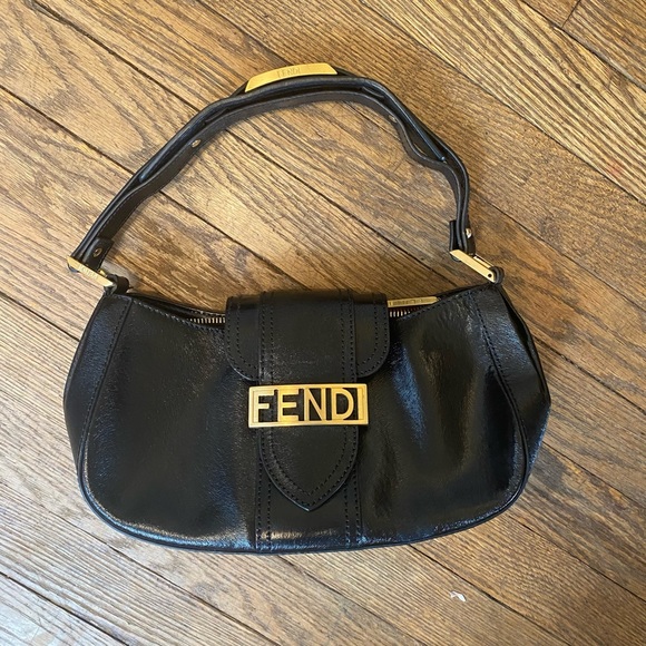 Fendi leather baguette bag - Picture 3 of 16